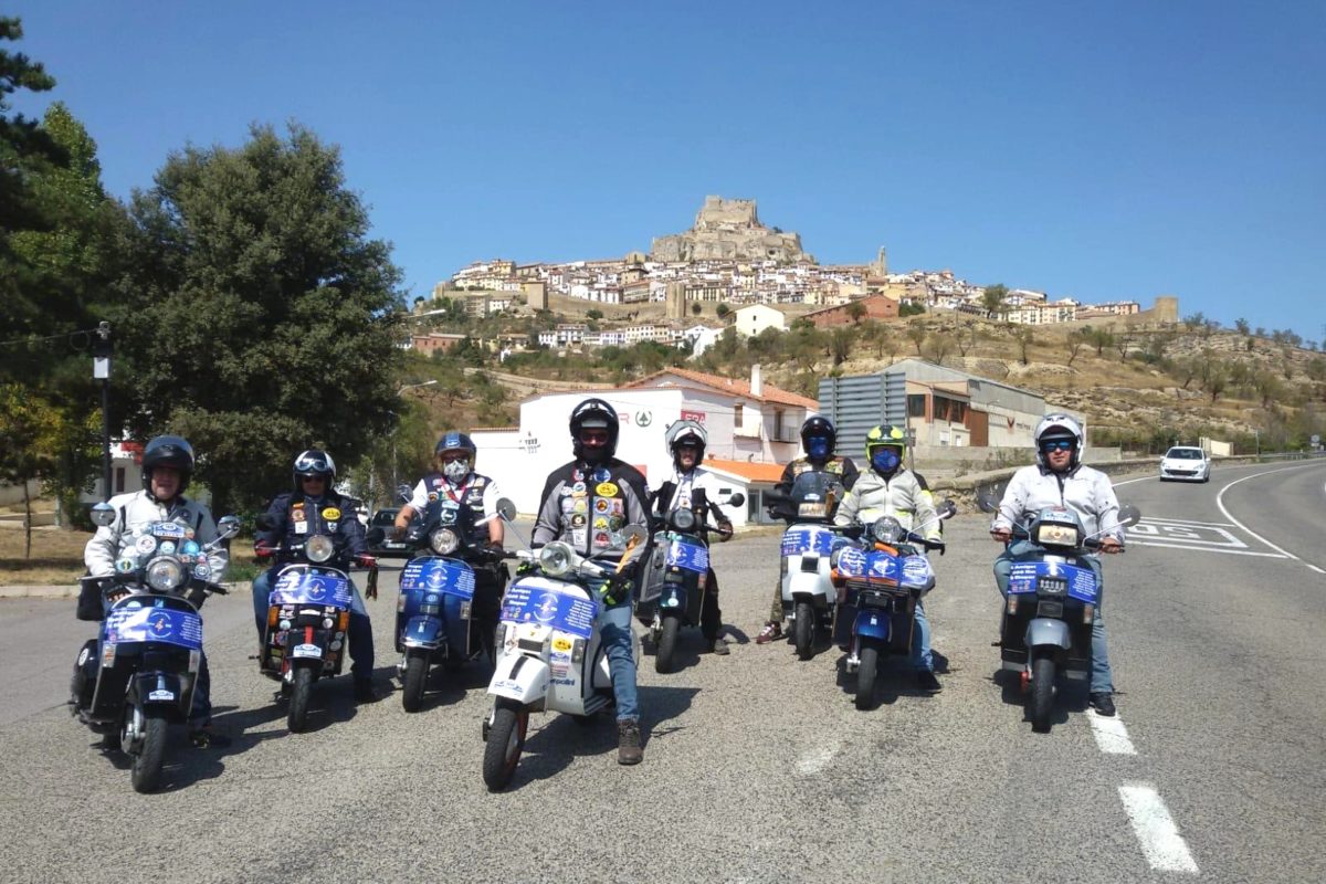 Emilio Turrión en Vespa