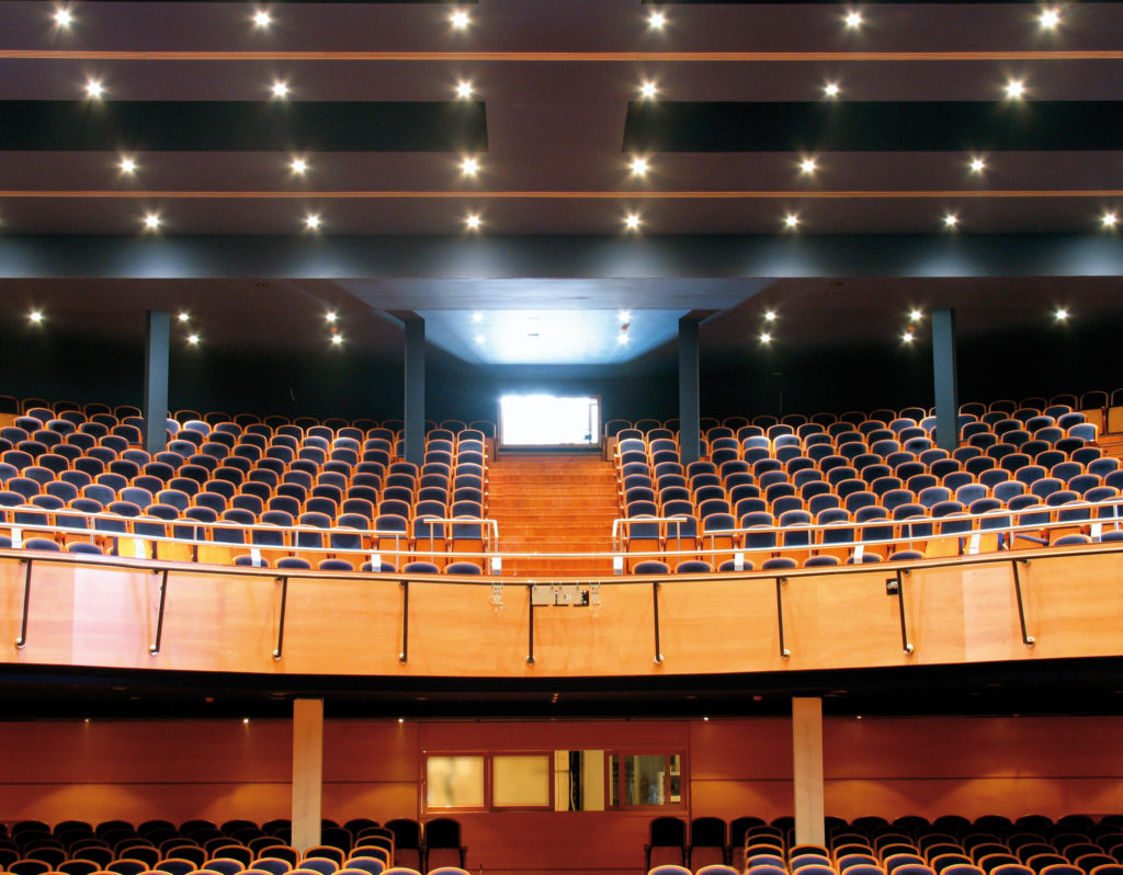 L'Aula de Teatre de la UA porta ‘París anys 60’