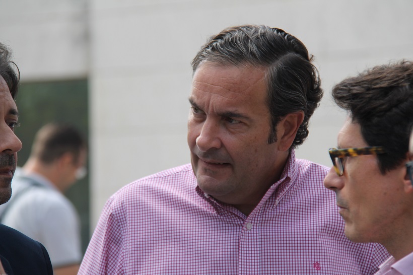 Fernando Pastor, ha reprochado a la consellera de Transparencia, Rosa Pérez, que intente modificar la Ley de Incompatibilidades