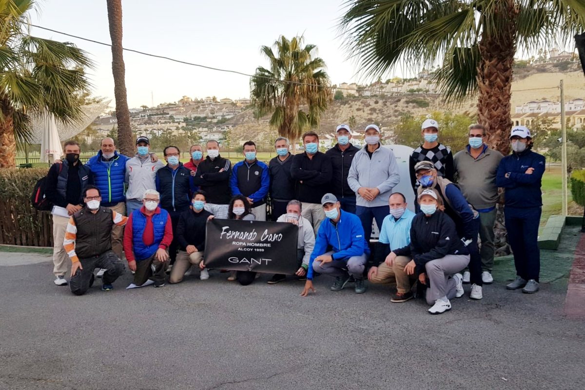 Joaquín Serrano va rebre la jaqueta com a Campió de Campions de l'Orde de Mèrit del Club de Golf Alcoi