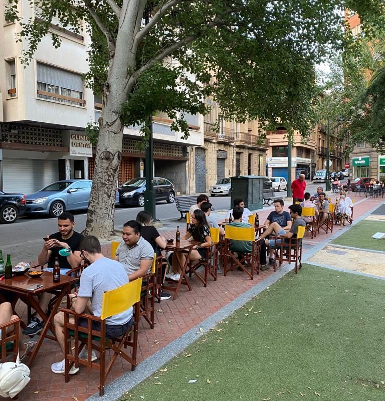 Actividad de cafetería a los pubs