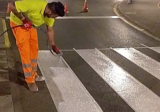 Repintan las calles en Banyeres de Mariola