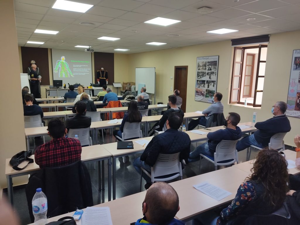 La Policía Local de Alcoy realiza un curso para la correcta utilización de las "Taser"