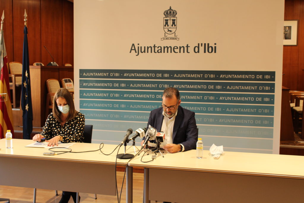 Ibi cierra establecimientos y suspende actividades