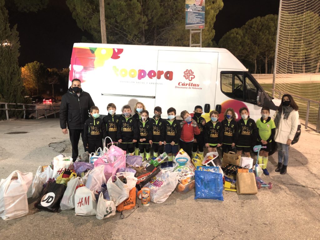 Recogida de juguetes y comida no perecedera a beneficio de Cáritas