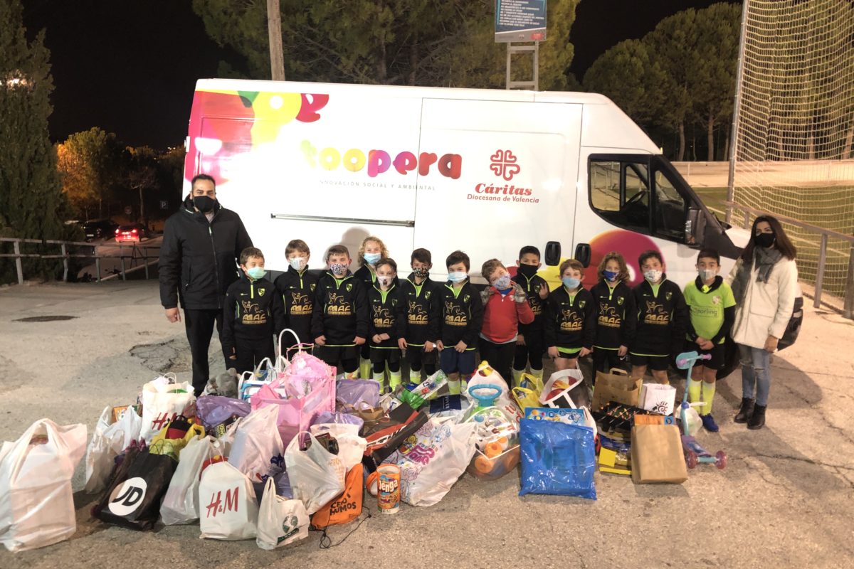 Recogida de juguetes y comida no perecedera a beneficio de Cáritas