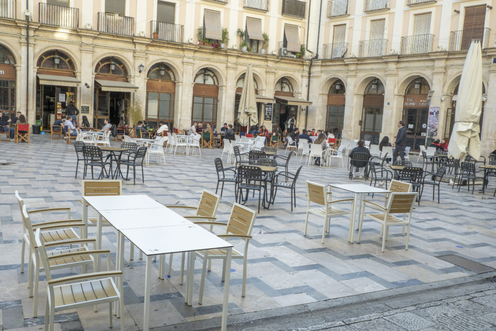 Podem propondrá el aplazamiento de la tasa de terrazas