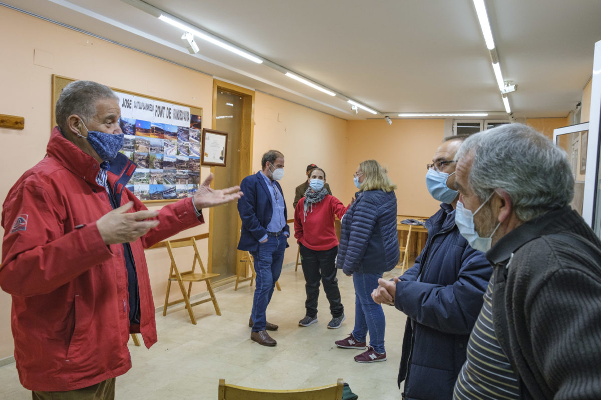 Les associacions de veïns al·leguen contra la conversió en zona de vianants