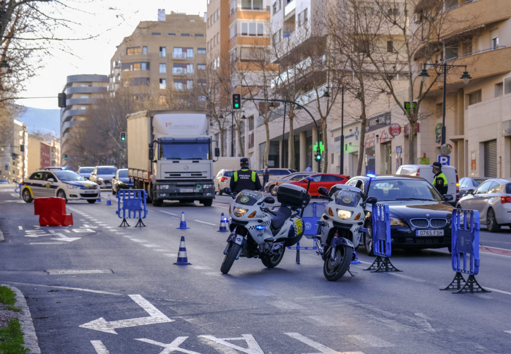 Arranquen les noves mesures amb el tancament perimetral els caps de setmana