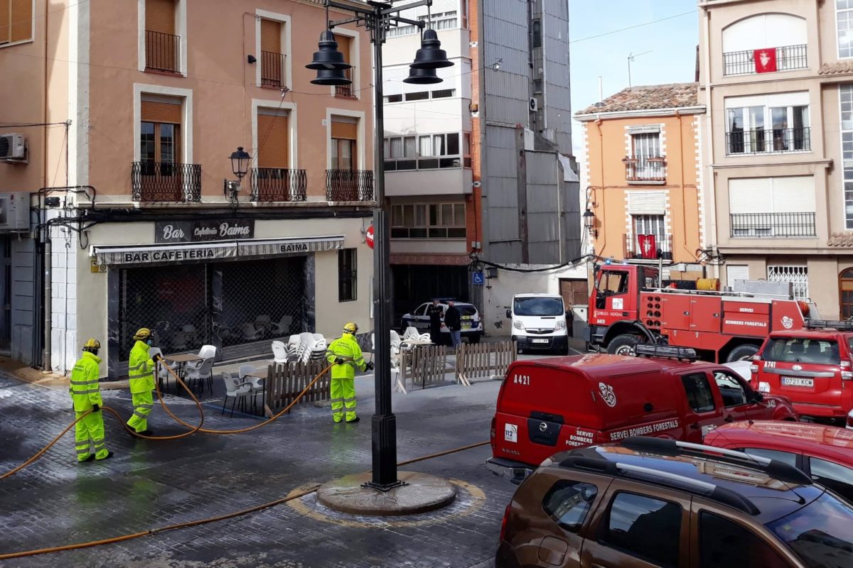 Los grupos políticos de Banyeres firman un manifiesto político pidiendo responsabilidad