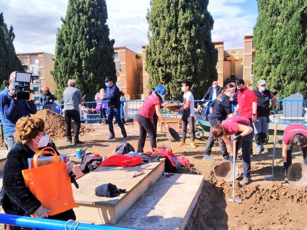 Demanen col·laboració per a localitzar els familiars de víctimes en les fosses comunes d'Alacant