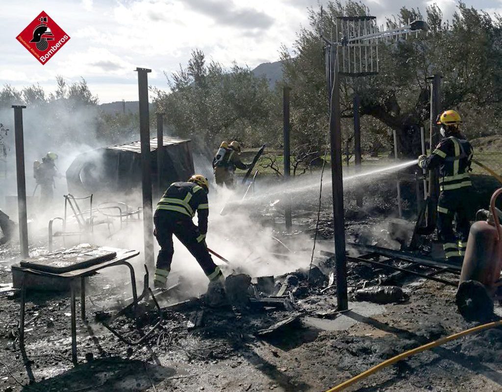 Dues caravanes queden calcinades a l'Alqueria d'Asnar