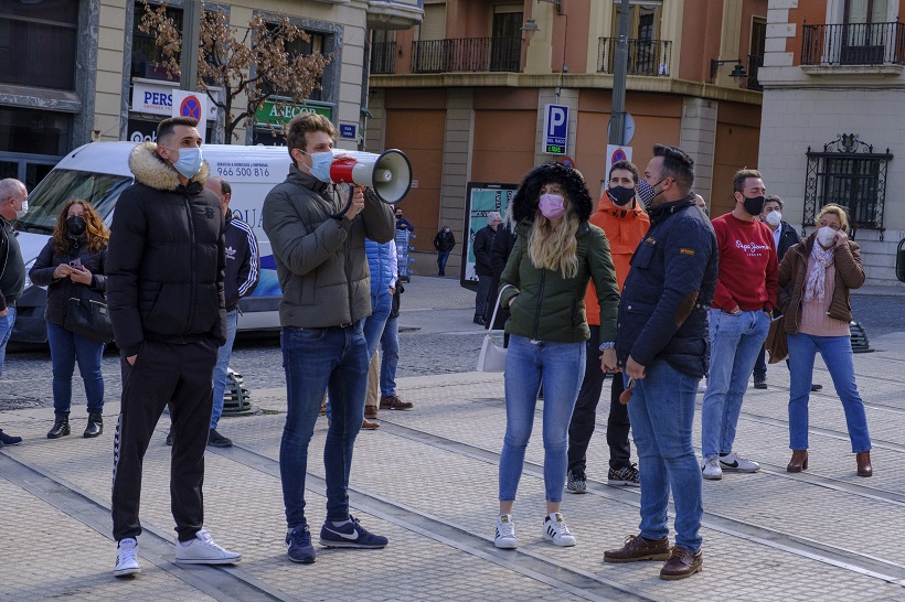 Protesta en la Bandeja de un grupo de hosteleros