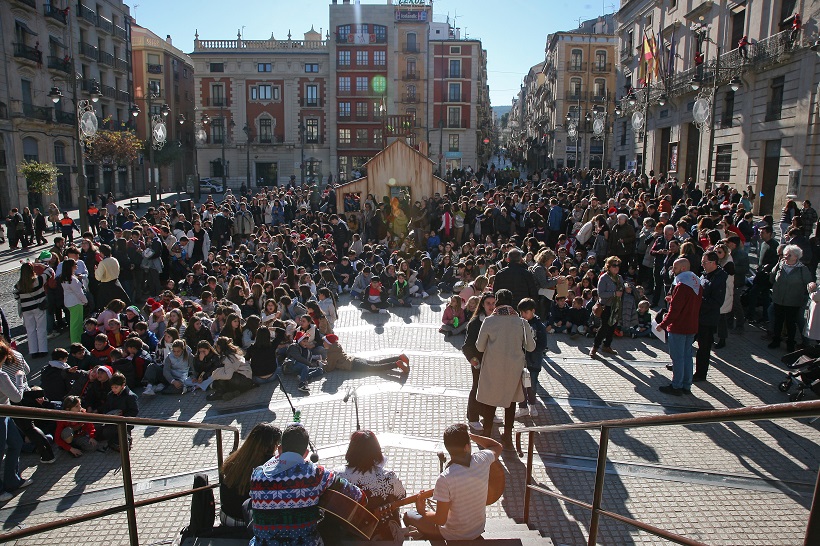 La Navidad vuelve a llenar la plaza de España