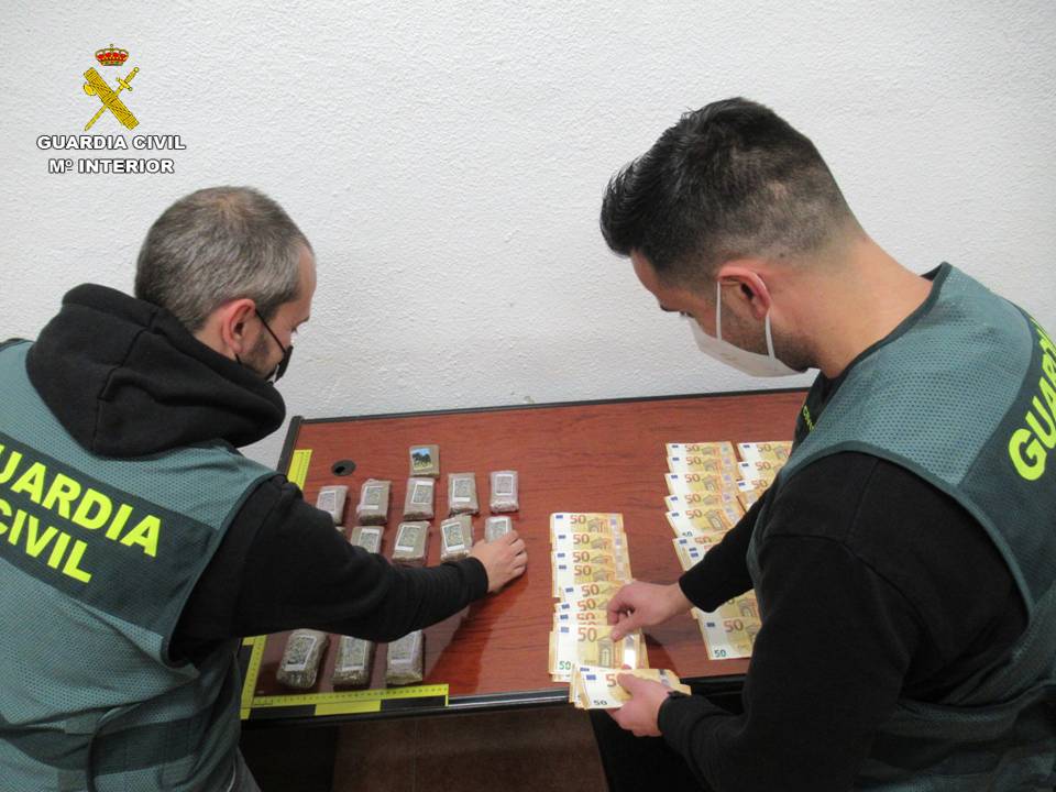 Dos personas detenidas por tráfico de drogas en Alcoy