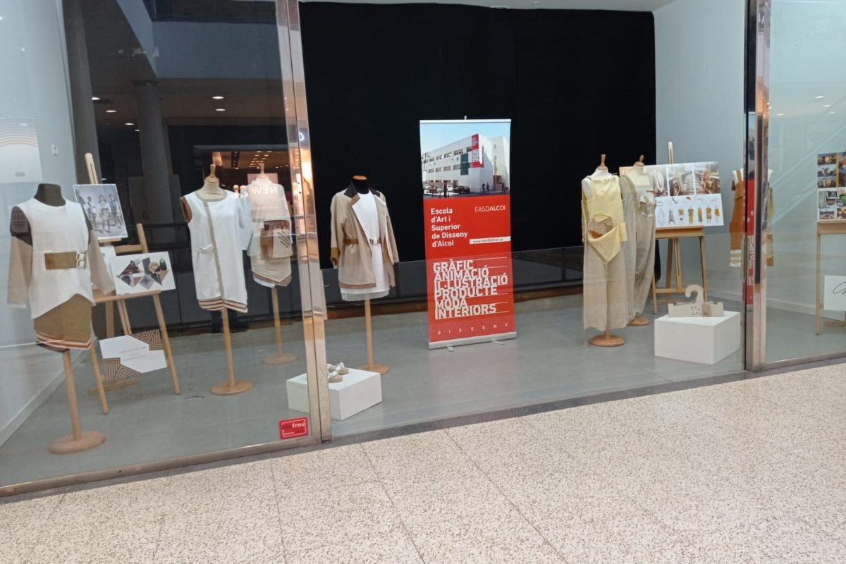 Dos exposiciones de moda en el CC Alzamora