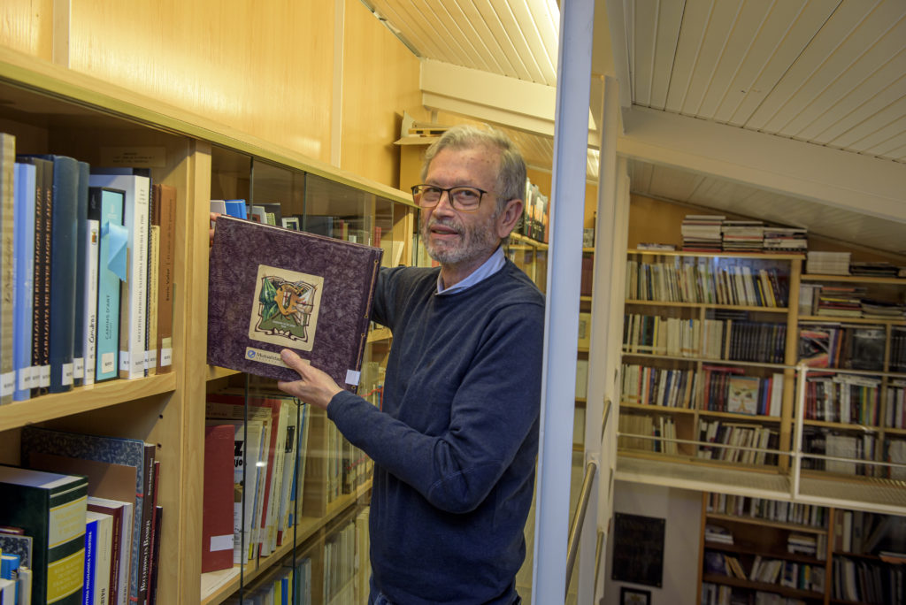 La biblioteca del Casal, on es custodia la història de la Festa