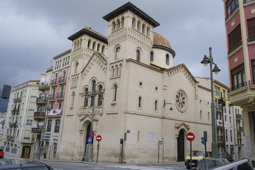 Vídeo mapping sobre la fachada de la iglesia de Sant Jordi