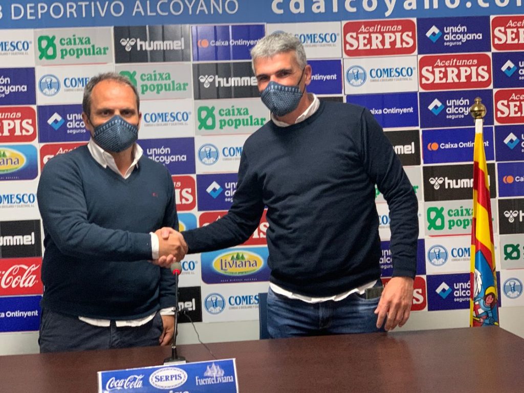 El Alcoyano renueva a Vicente Parras como entrenador del Alcoyano