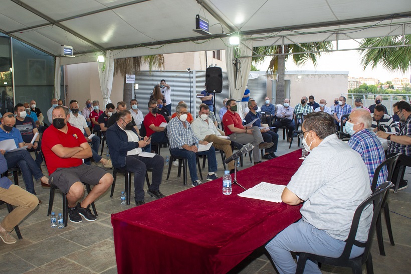 Trabajan en la organización de actos para el Mig Any