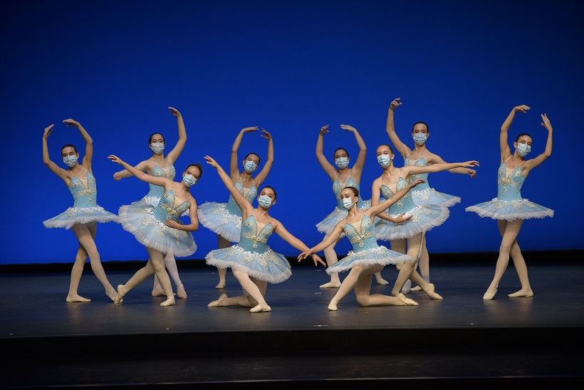 La dansa torna a pujar-se a l'escenari per a acomiadar del curs