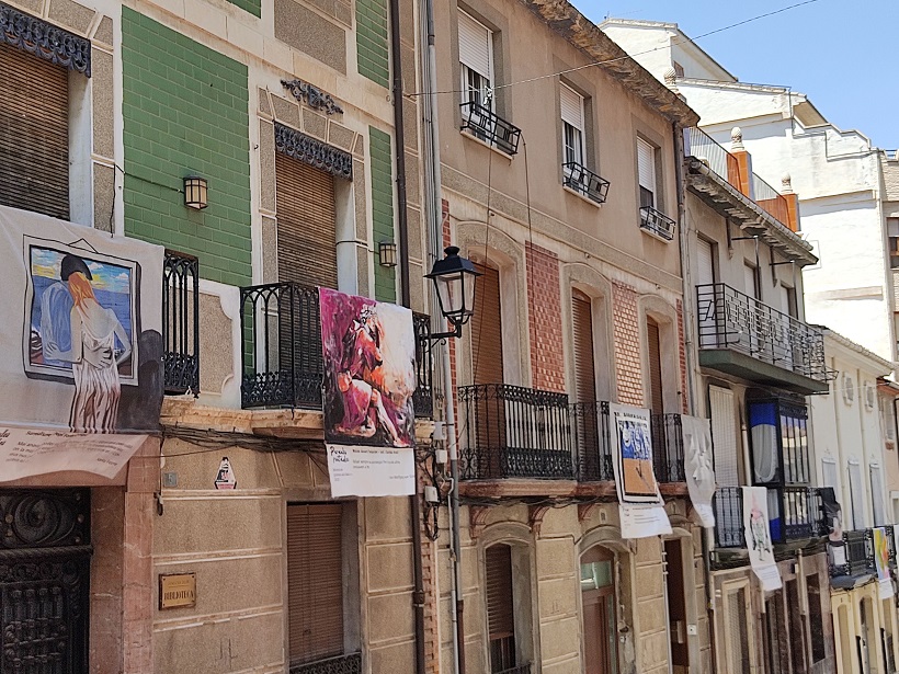 ‘Paraules Pintades’ s'exposa als carrers de Banyeres