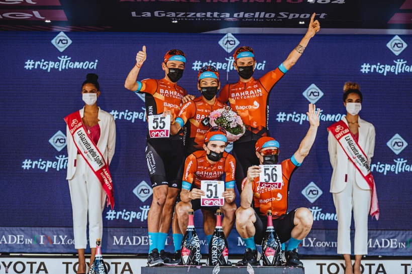 Rafa Valls puja al podi en el Giro d'Itàlia