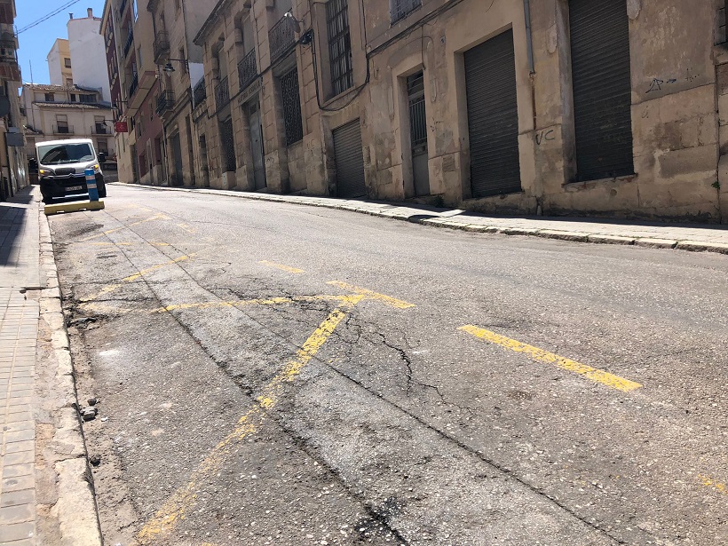 L'AV Font Roja insisteix en la reparació del carrer Echegaray