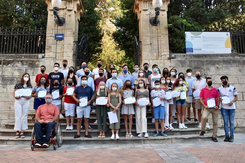 Reconocimiento a los deportistas con podio nacional