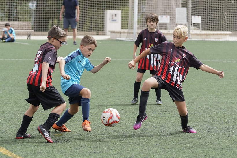 El CF Ciudad Alcoy se une a les ‘EscolesVCF’