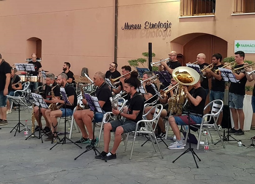 Beniarrés i Benillup suspenen les seues festes