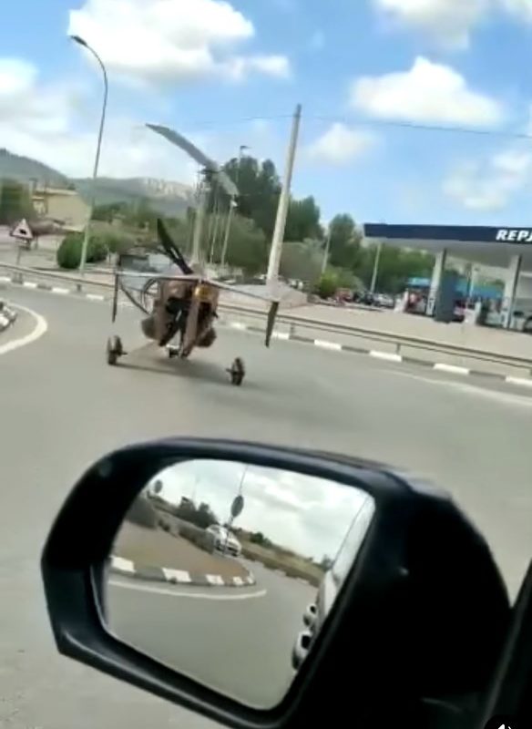 Sorprenden a un autogiro circulando