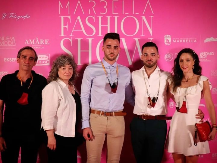 El diseñador Saúl Santonja deslumbra en Marbella