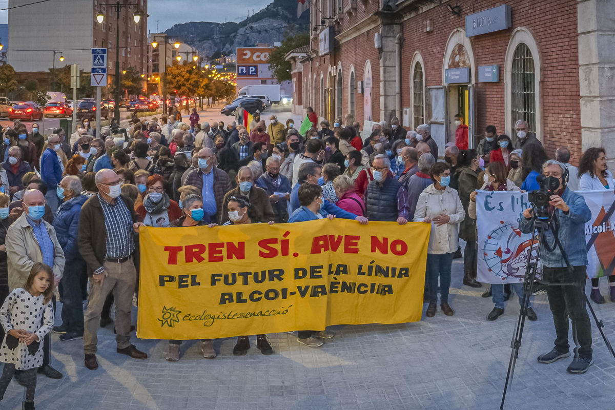 Salvem el tren convoca una excursión combinando el tren y el senderismo