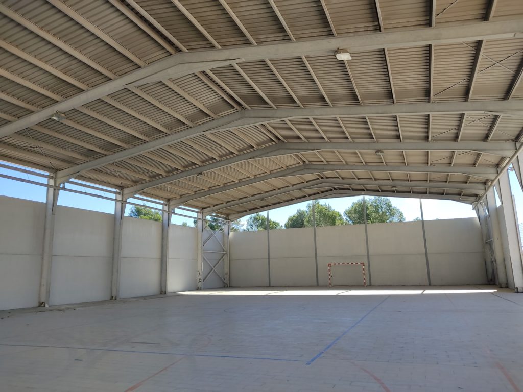 Cubrición de una pista en Banyeres