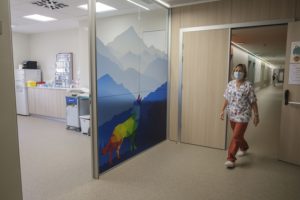 Primers passos de la renovada i adaptada planta de pediatria