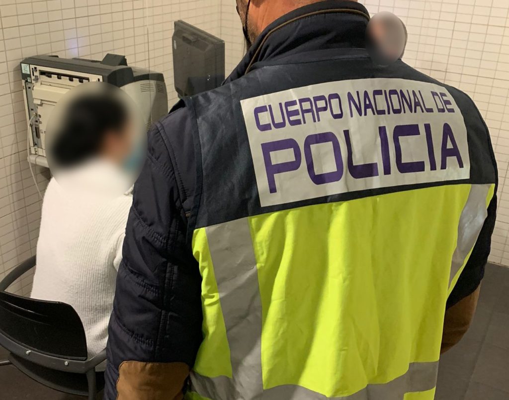 Detenida una mujer