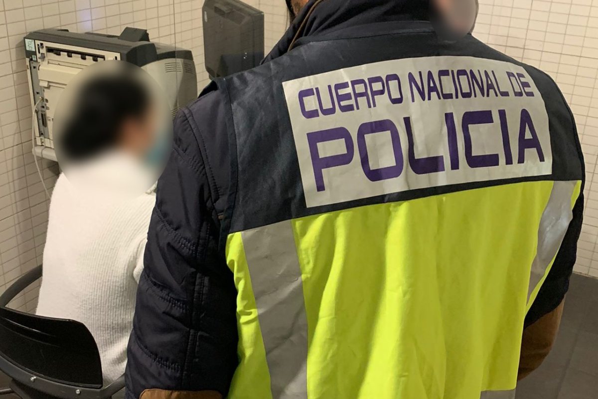 Detenida una mujer