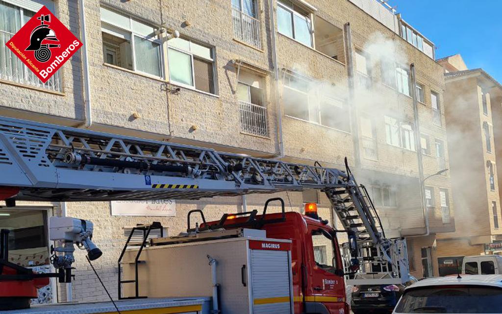 El foc arrasa dues habitacions