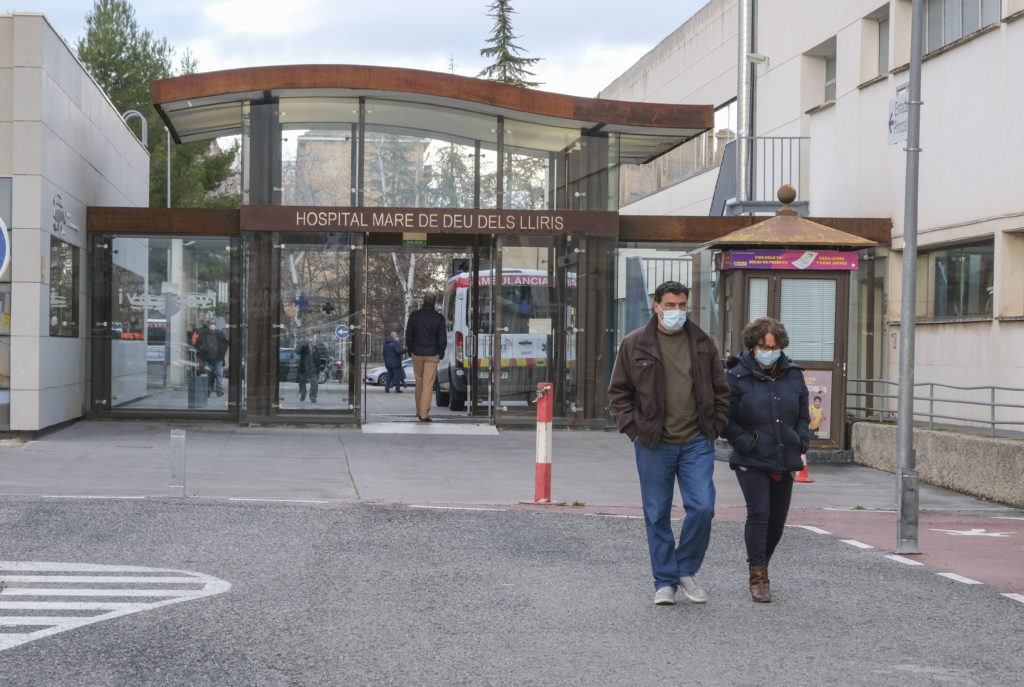 Atienden a un hombre herido tras caer accidentalmente de un tejado