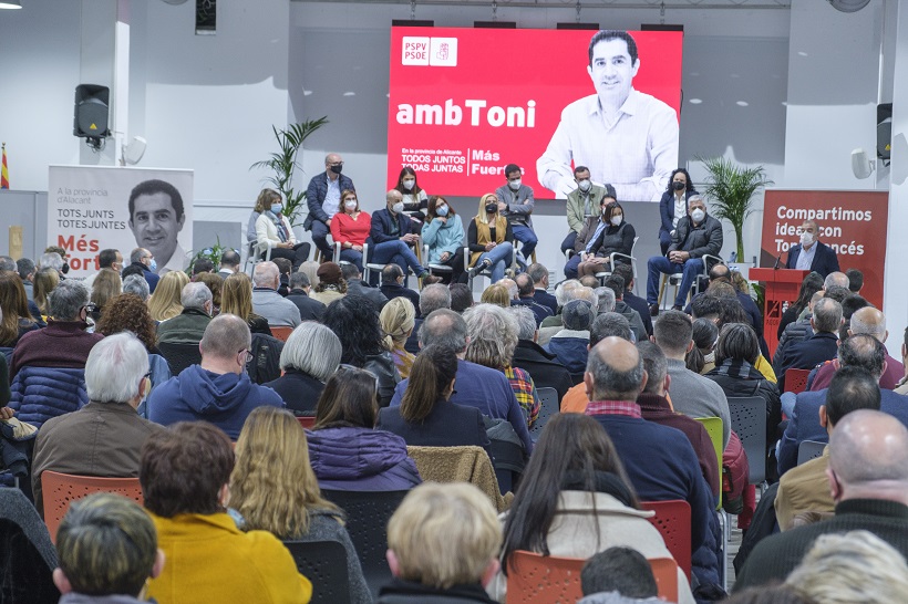 Toni Francés cierra la campaña a la secretaría provincial en Alcoy