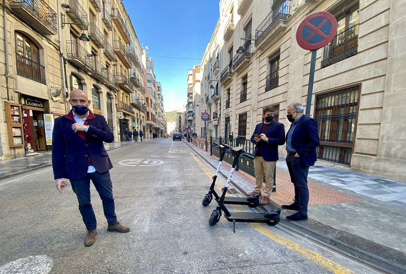 Alcoi posa en circulació 220 patinets elèctrics per a llogar