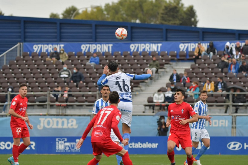 El Alcoyano tropieza en Mallorca con su cruda realidad