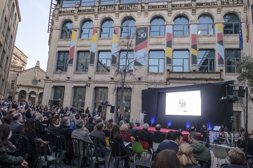 Ferrándiz i Carbonell, fonaments d'una universitat amb entitat pròpia