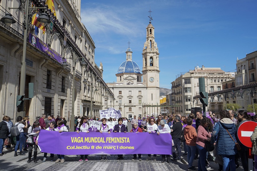 Accepten regular la col·locació de pancartes a l'Ajuntament