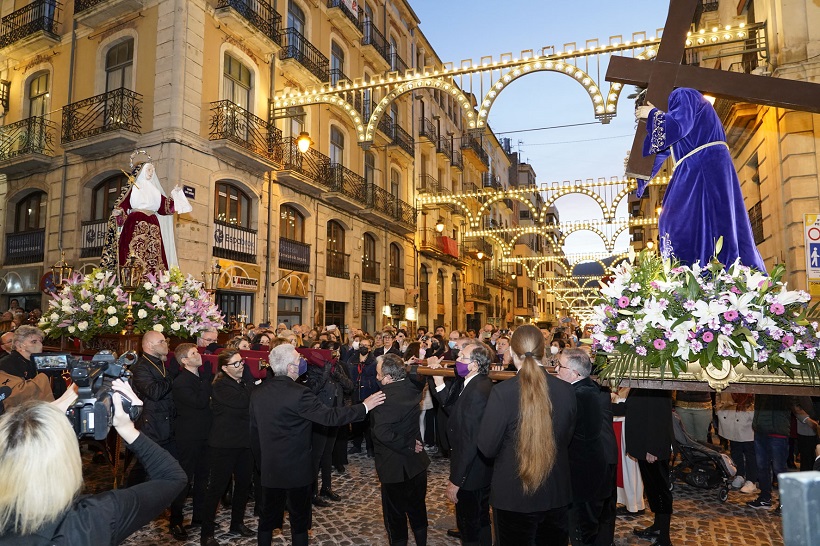 Alcoy se vuelca con la Pasión en el regreso de las procesiones