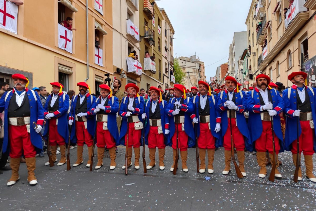 Una esquadra 'requeté' per a commemorar 150 anys