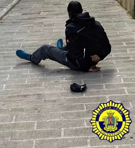 Detingut un home que escalava per una façana a Cocentaina