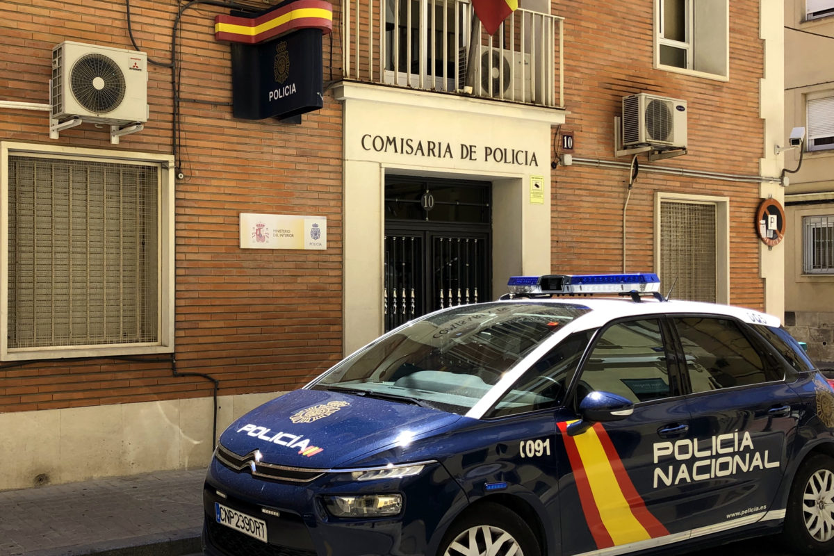 Detienen en Elche a tres ladrones que habían robado un saxofón en un chalet de Alcoy