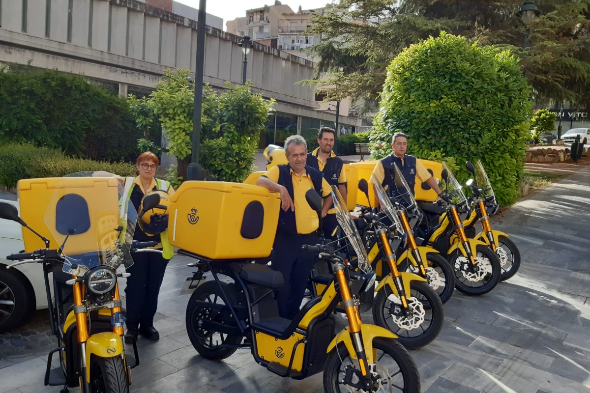 Correos estrena en Alcoi 11 nuevas motos